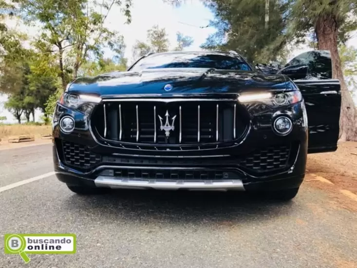 $500.00 Maserati maserati 2019 999 km Gasolina Automática en Santo Domingo