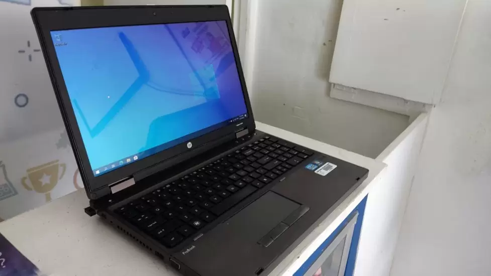 *Laptop HP ProBook i5, pantalla 15.6, barata